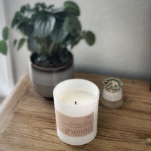 Load image into Gallery viewer, EUCALYPTUS &amp; PINK GRAPEFRUIT CANDLE